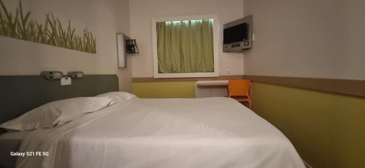 Ibis Budget Nao Me Toque 2*