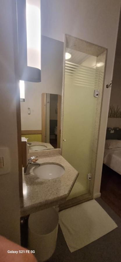 Ibis Budget Nao Me Toque Hotel 2*