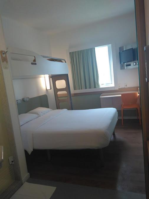 Ibis Budget Nao Me Toque Nao-Me-Toque